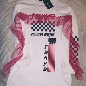 New PRETTY LITTLE THING Japanese Harijuku Sweater